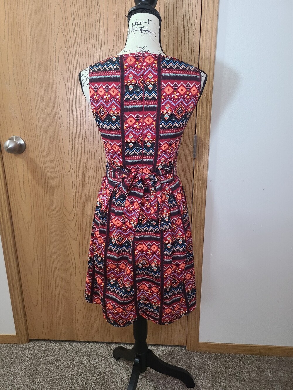 Miss Pinky Geometric Aztec Print Pleated A-line Tie Back V-neck Summer Dress - Picture 2 of 4